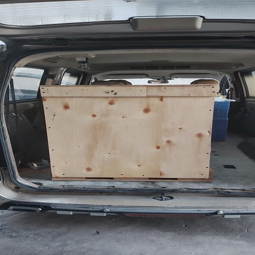 客戶定制的紫外線耐氣候試驗箱打包好準備發貨，感謝客戶的支持和信任