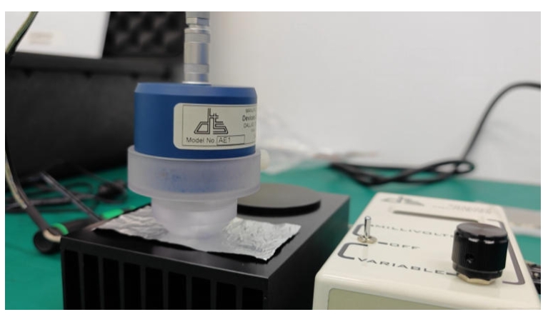 D&S AE1/RD1发射率测量仪 vs.傅里叶光谱仪 (FTIR)区别、优势及应用