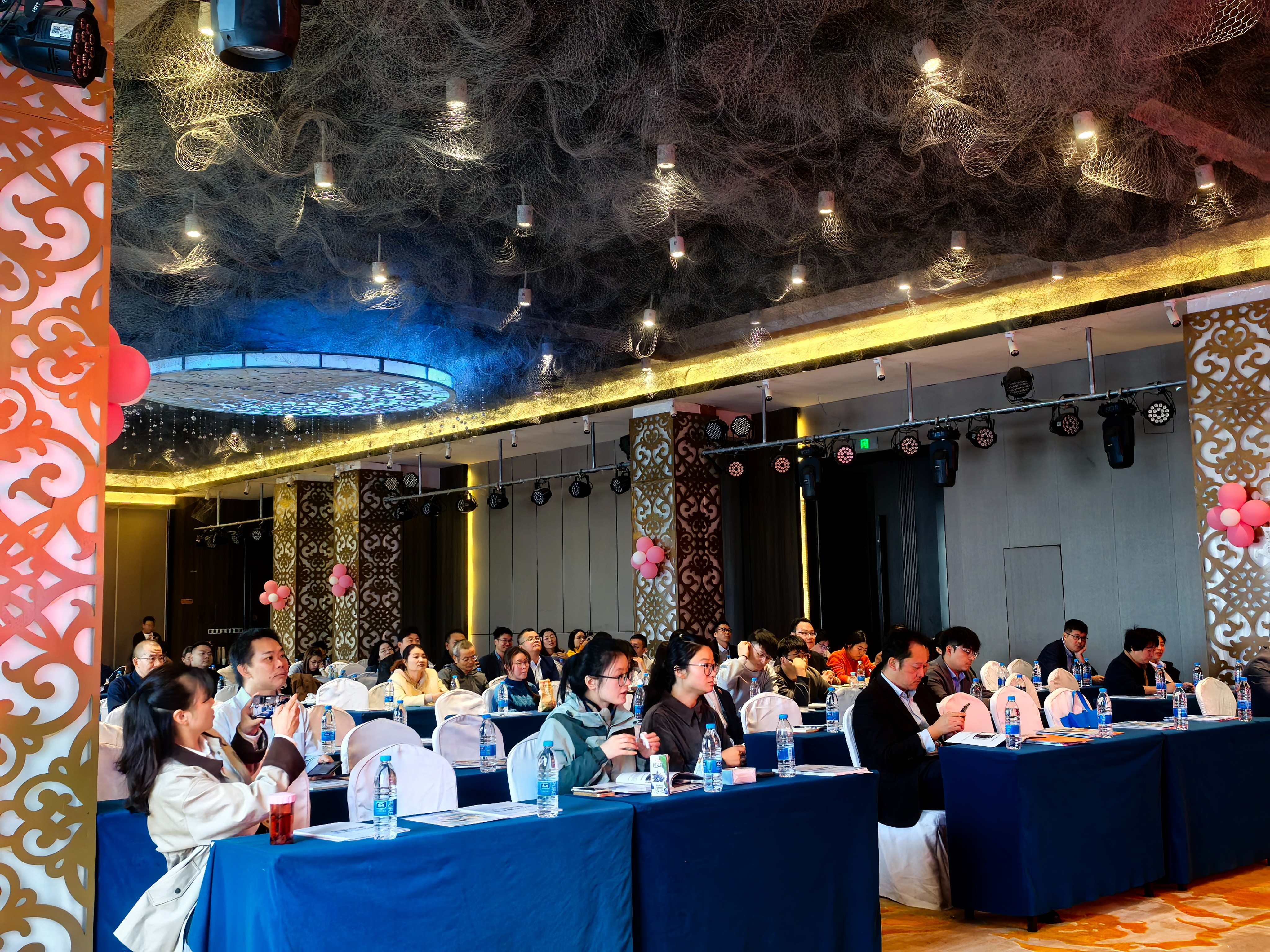 大颀未来亮相南京美居酒店仪器行业交流分享会，以技术创新赋能产业升级