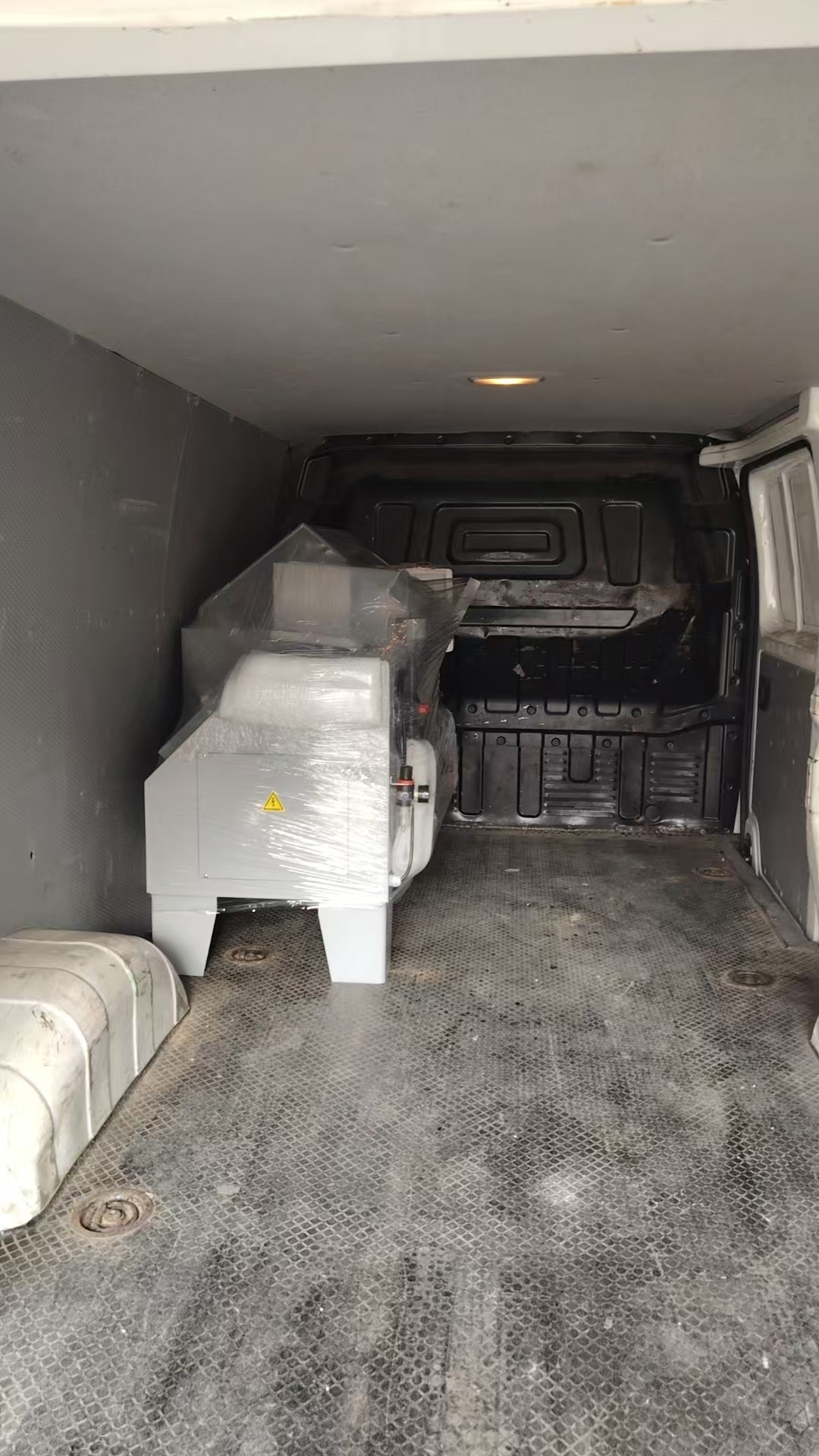 您訂購的KD-60鹽水噴霧試驗機(jī)裝車已發(fā)貨，該設(shè)備將提升產(chǎn)品耐腐蝕性評估