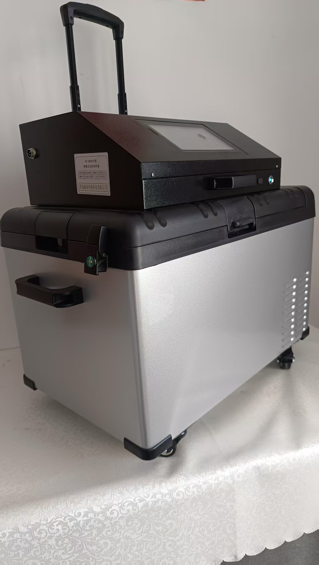 新業(yè)環(huán)保水樣采樣設(shè)備XY-8003TX可實(shí)現(xiàn) 1~12 瓶分瓶留樣