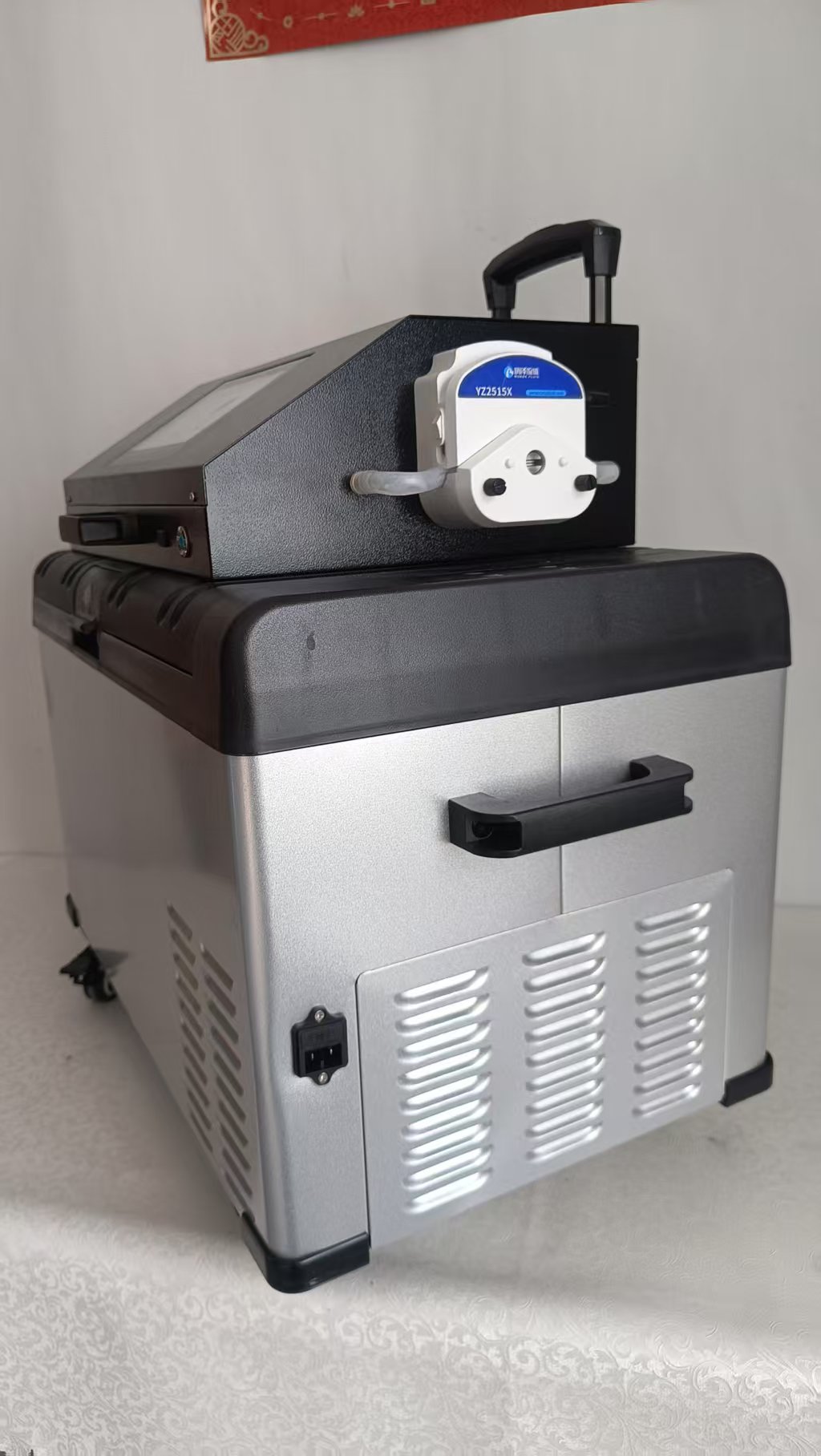 新業(yè)環(huán)保水樣采樣設(shè)備XY-8003TX可實(shí)現(xiàn) 1~12 瓶分瓶留樣