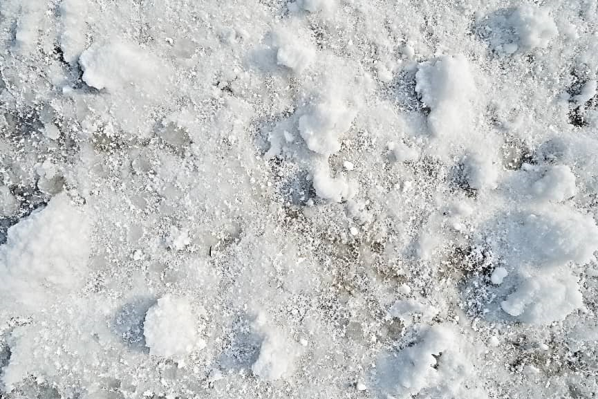 雪景自然寫實雪地不規(guī)則雪塊雪痕場景商業(yè)照片（商業(yè)使用）
